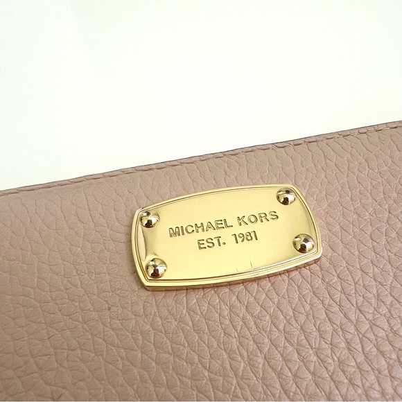 Michael Kors continental wallet - Picture 2 of 5